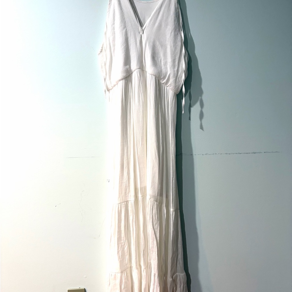 Elegant White Maxi Dress